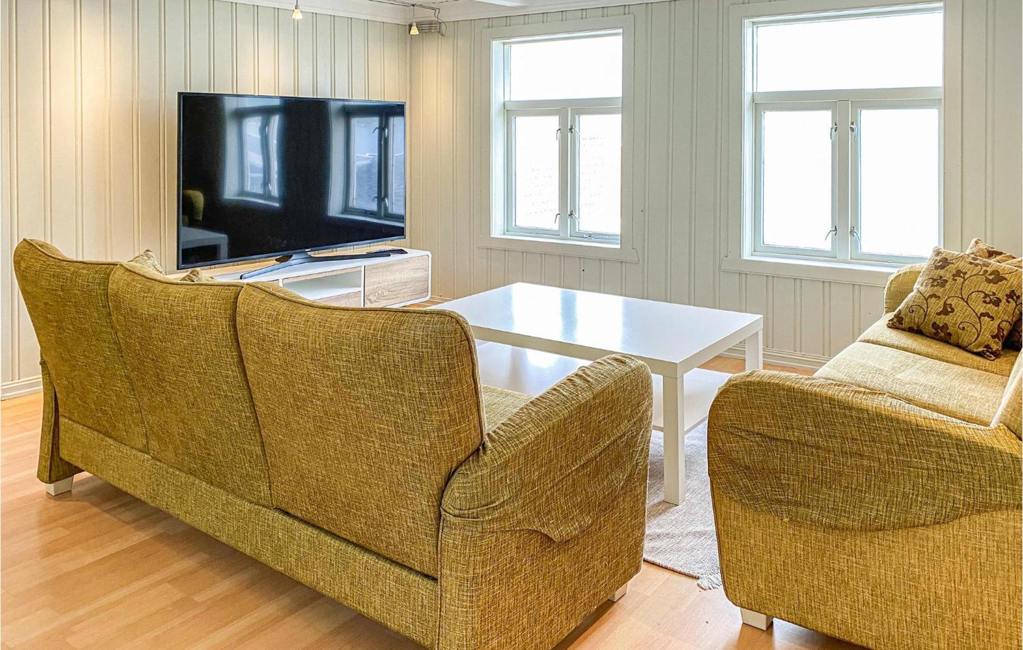 Awesome Home In Kristiansund With House Sea View المظهر الخارجي الصورة