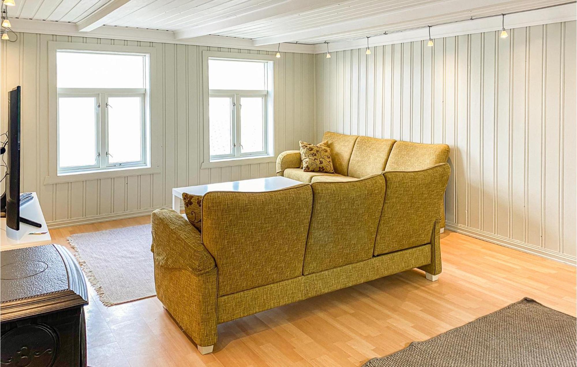 Awesome Home In Kristiansund With House Sea View المظهر الخارجي الصورة