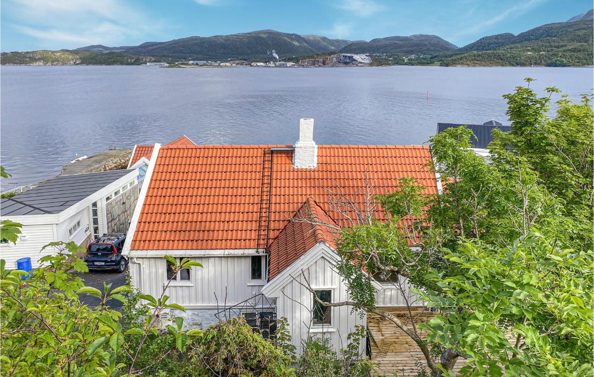 Awesome Home In Kristiansund With House Sea View المظهر الخارجي الصورة